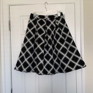 Express Pleated A-Line Skirt, Size 6